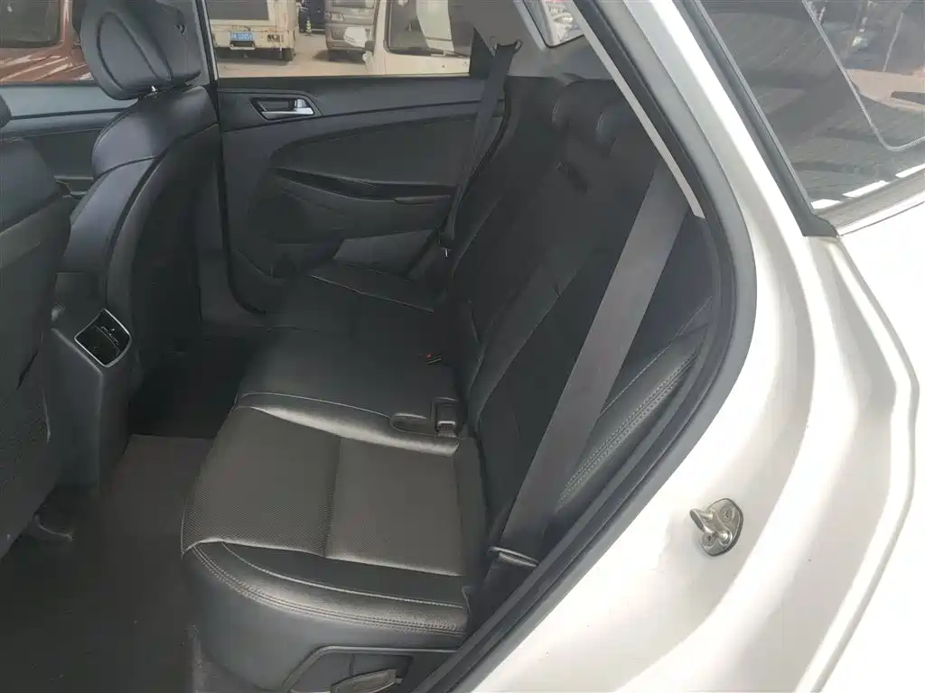 Hyundai Tucson 2015 1.6T Dual Clutch 2WD Smart фото 13