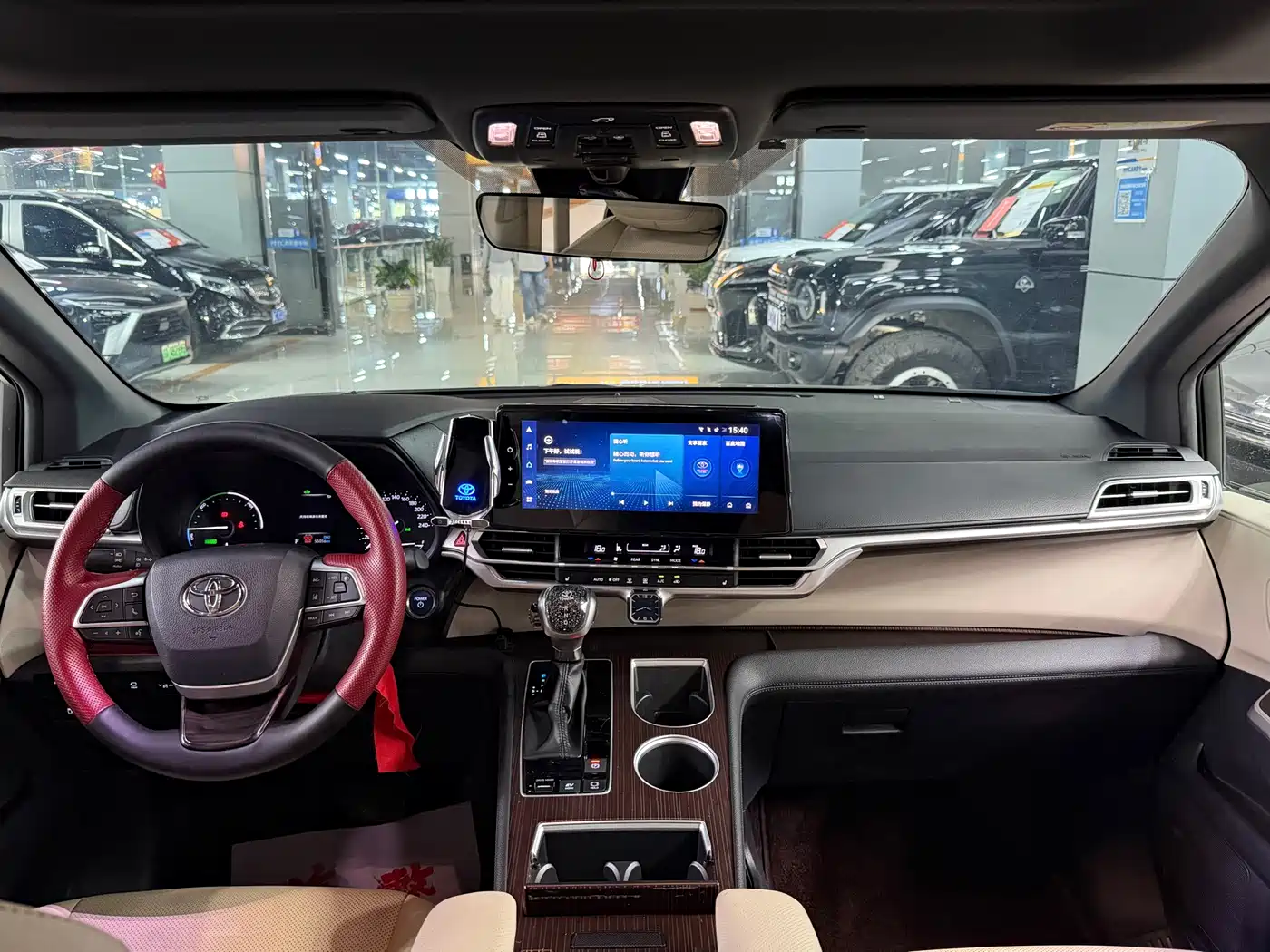 Toyota Granvia 2023 2.5L Hybrid Prestige PLUS Edition фото 12