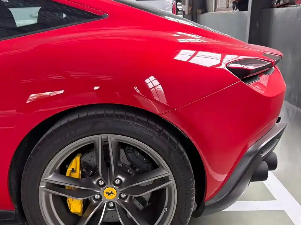 FERRARI ROMA