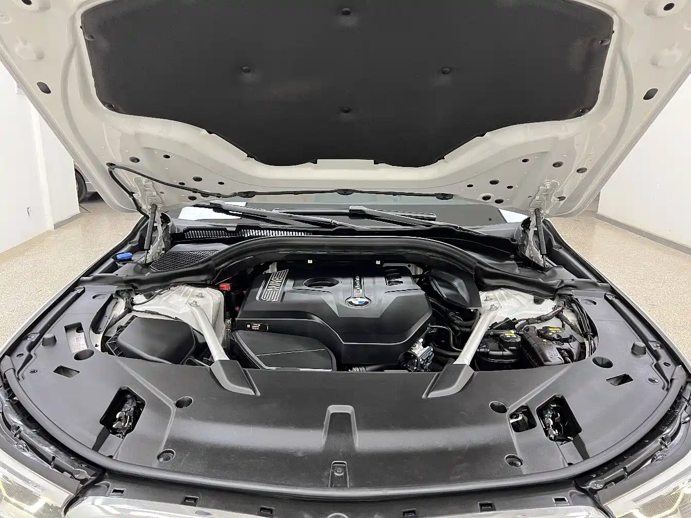 BMW 6 Series GT 2018 630i M Sport Package фото 35