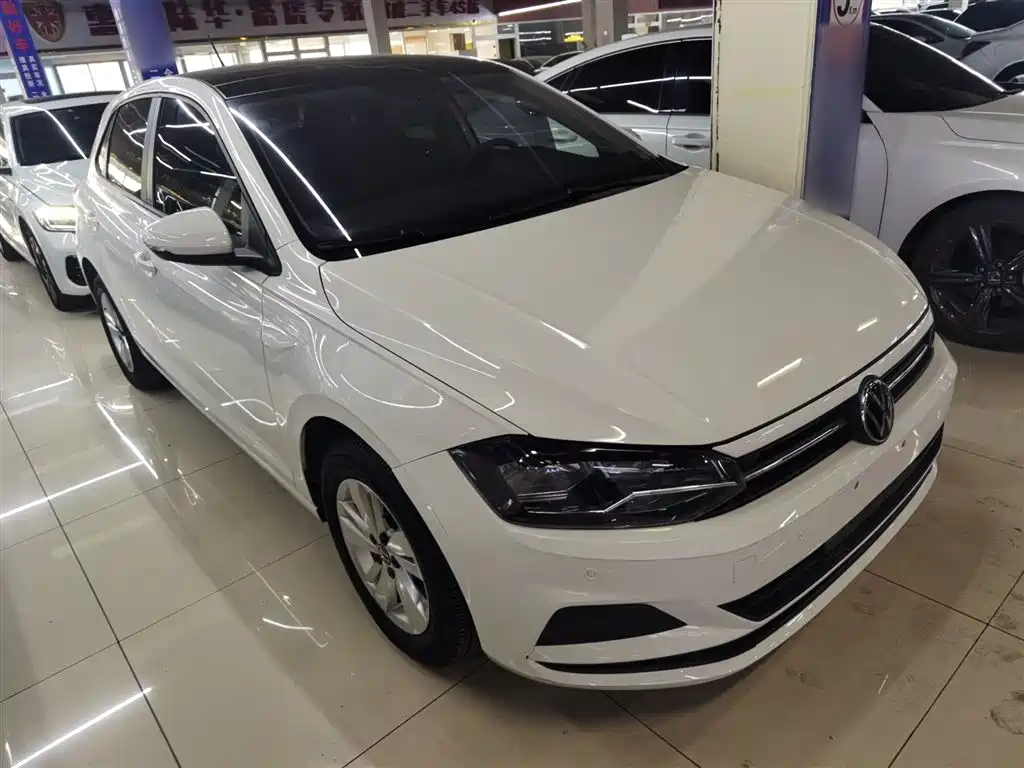 Volkswagen Polo 2021 Plus 1.5L Automatic Panorama Enjoyment Edition фото 22