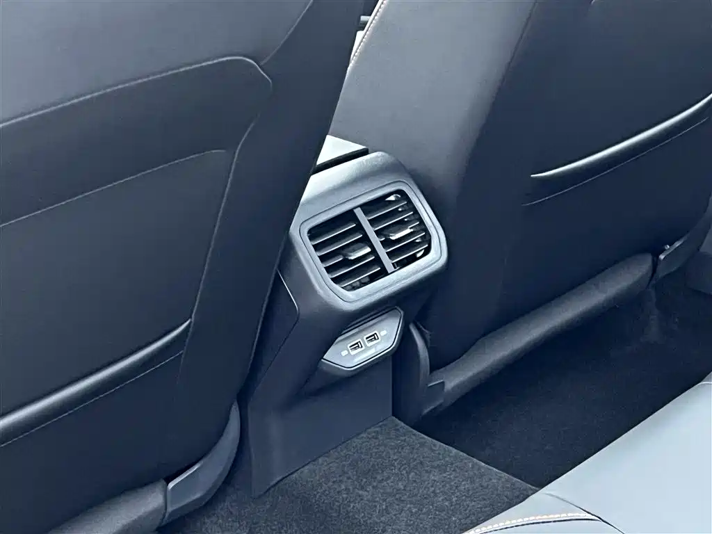Volkswagen Bora 2025 Facelift 200TSI DSG Navigation Edition фото 24