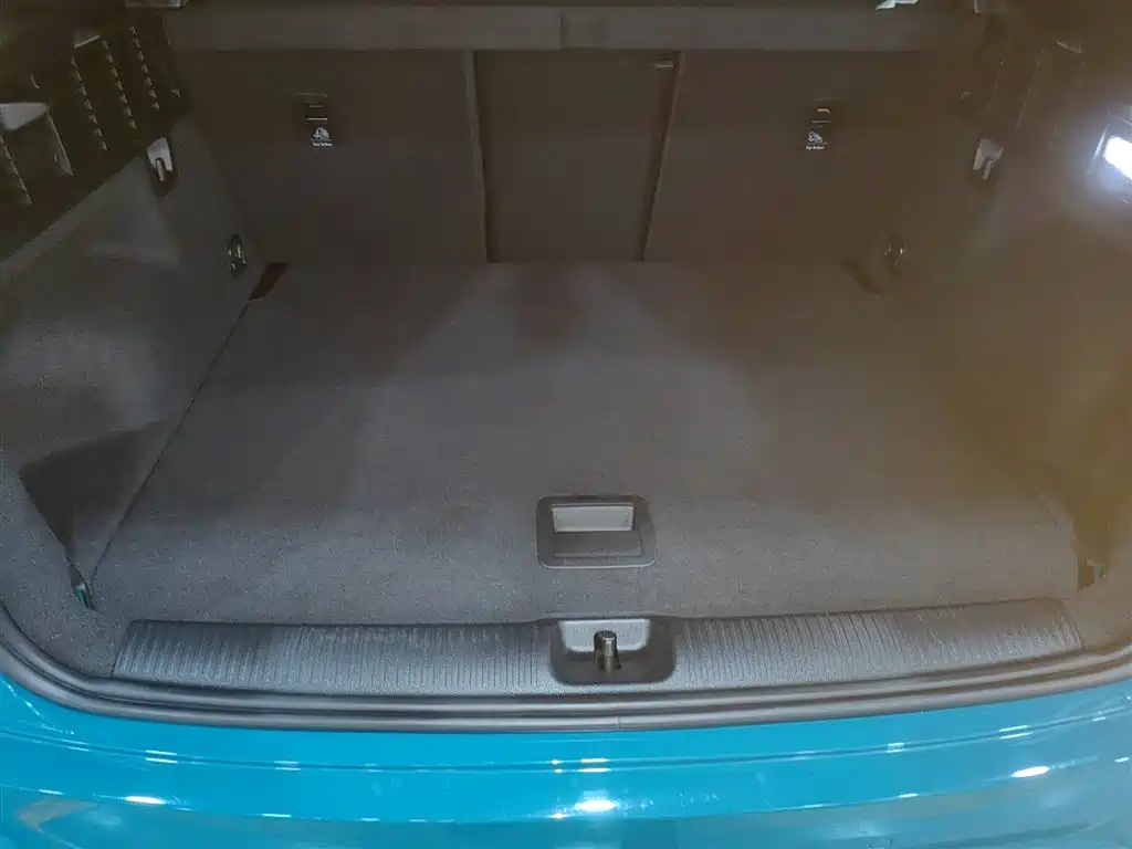 AUDI Q2L E-TRON