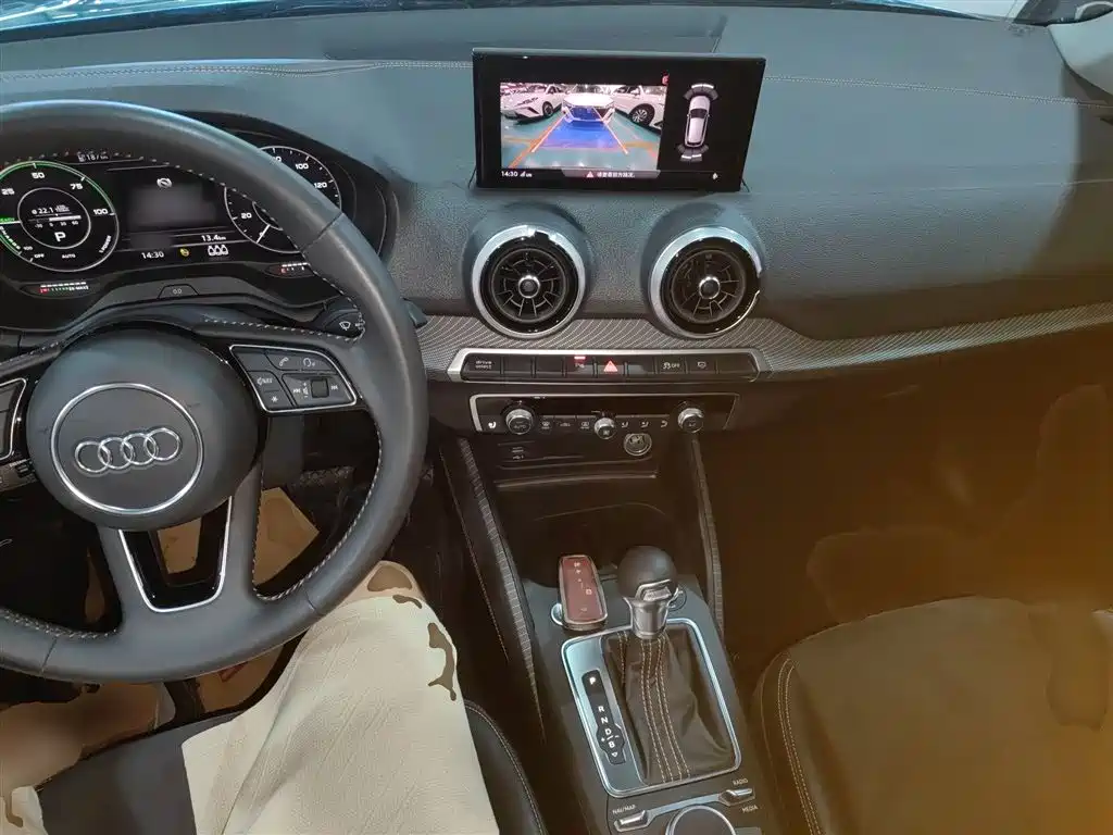 AUDI Q2L E-TRON