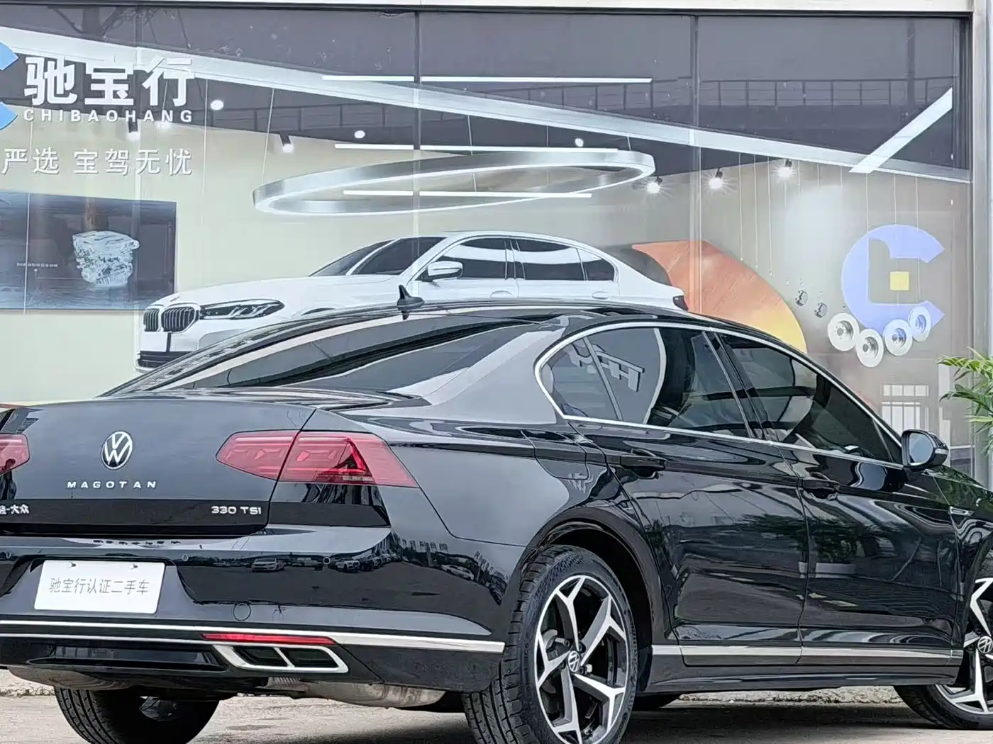 Volkswagen Magotan 2023 Model 2 Million Commemorative Edition 330TSI DSG Luxury фото 4