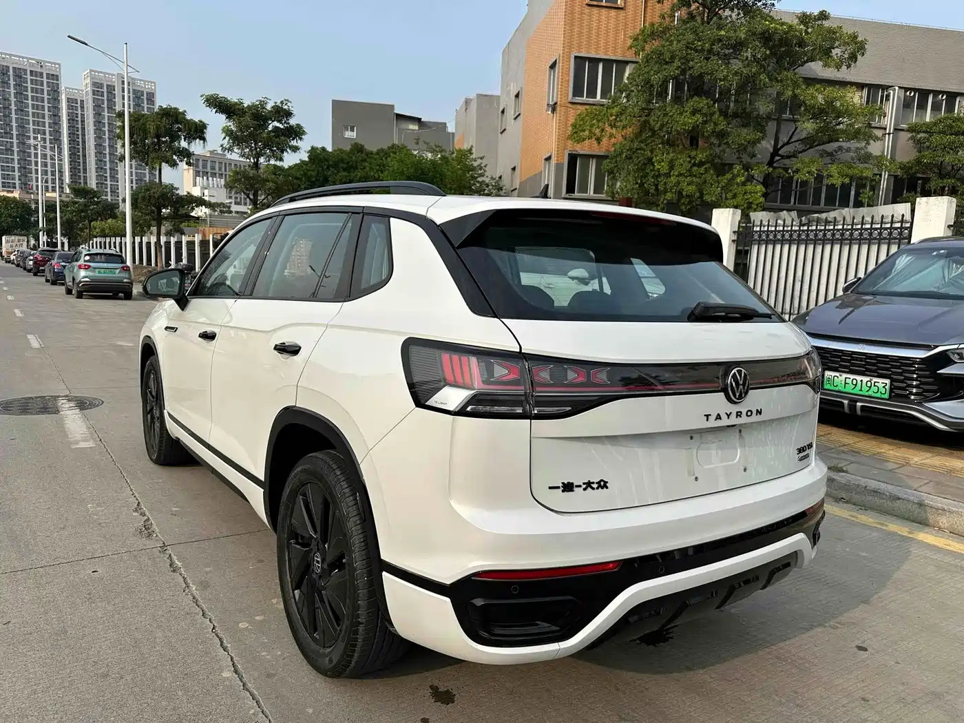 Volkswagen Tayron 2022 380TSI 4WD R-Line Smart Connect Edition фото 7