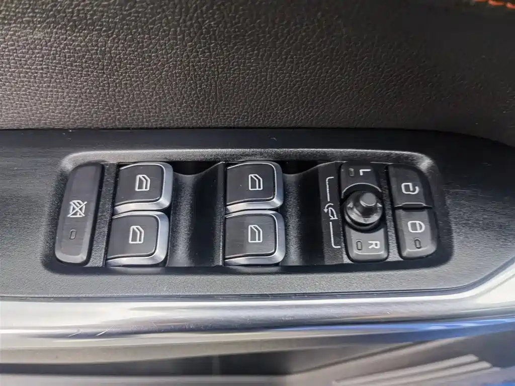 Lynk & Co 02 2019 1.5T DCT FWD Jin Pro Version China VI фото 9