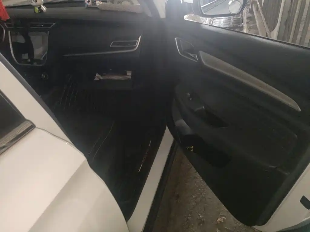 Фото 20 - Roewe RX3
