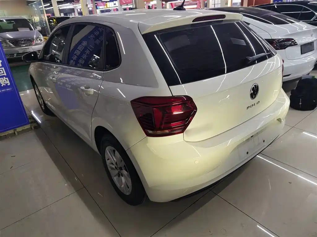 Volkswagen Polo 2021 Plus 1.5L Automatic Panorama Enjoyment Edition фото 23