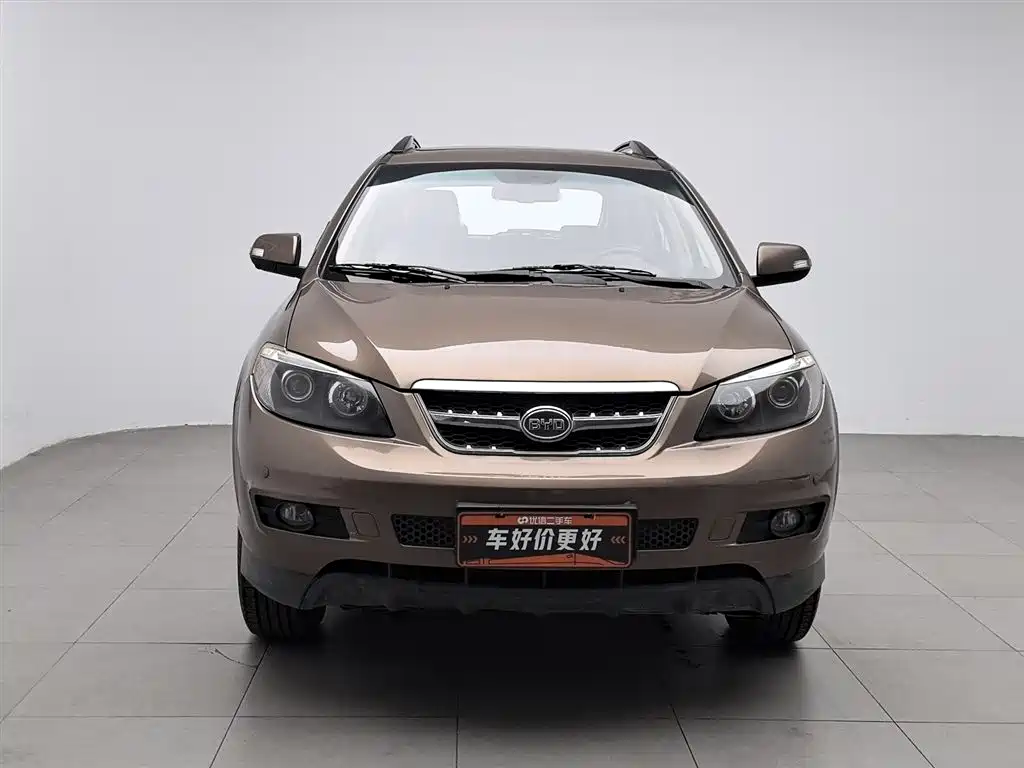 BYD S6 2013 Joy Edition 2.0L Manual Premium 5-seater фото 3
