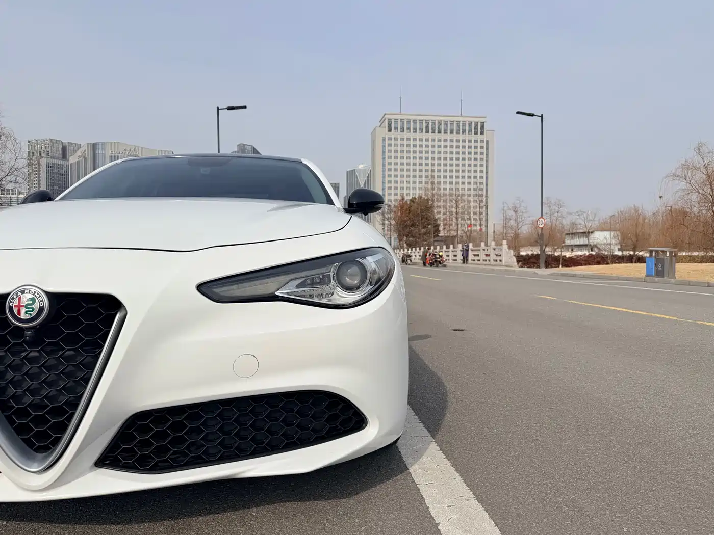 Alfa Romeo Giulia 2018 2017 2.0T 200HP Luxury Edition