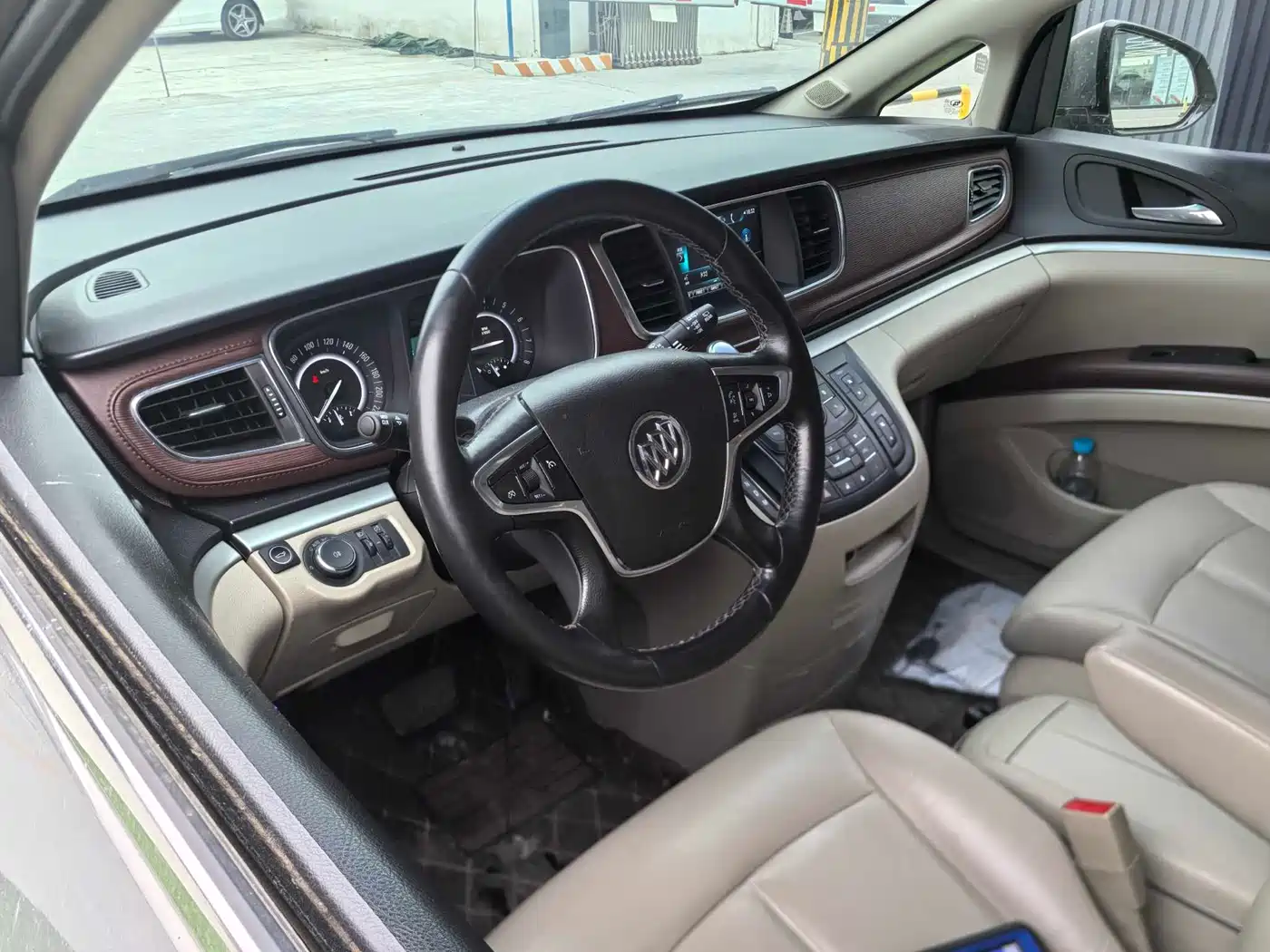 Buick GL8 2018 28T Luxury Model China VI фото 4