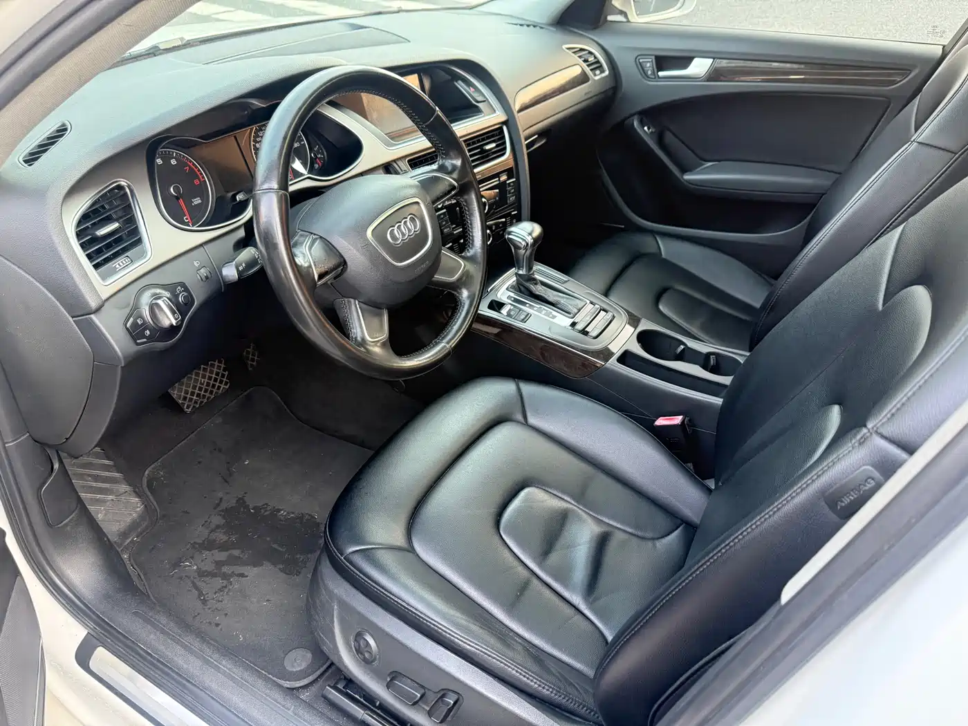 Audi A4L 2013 30 TFSI Automatic Comfort фото 8