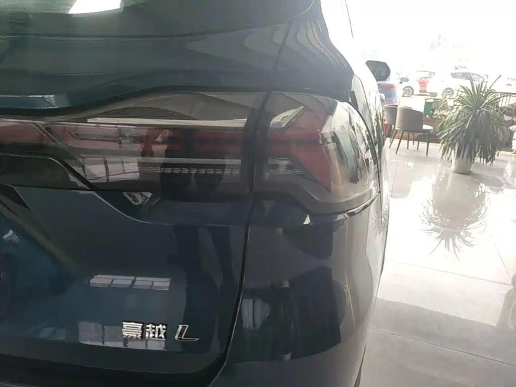 صورة 8 - Geely Haoyue L