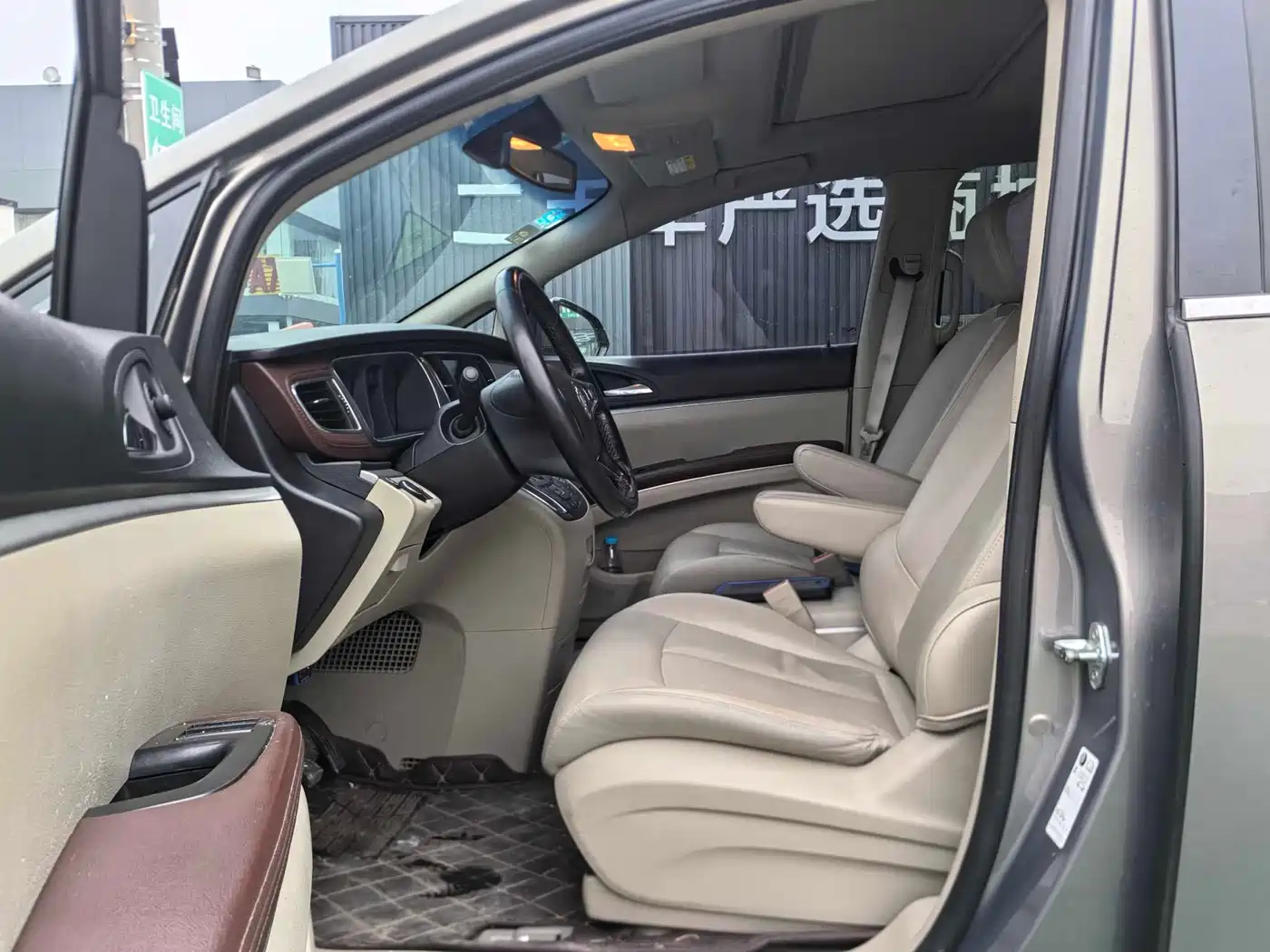 Buick GL8 2018 28T Luxury Model China VI фото 5