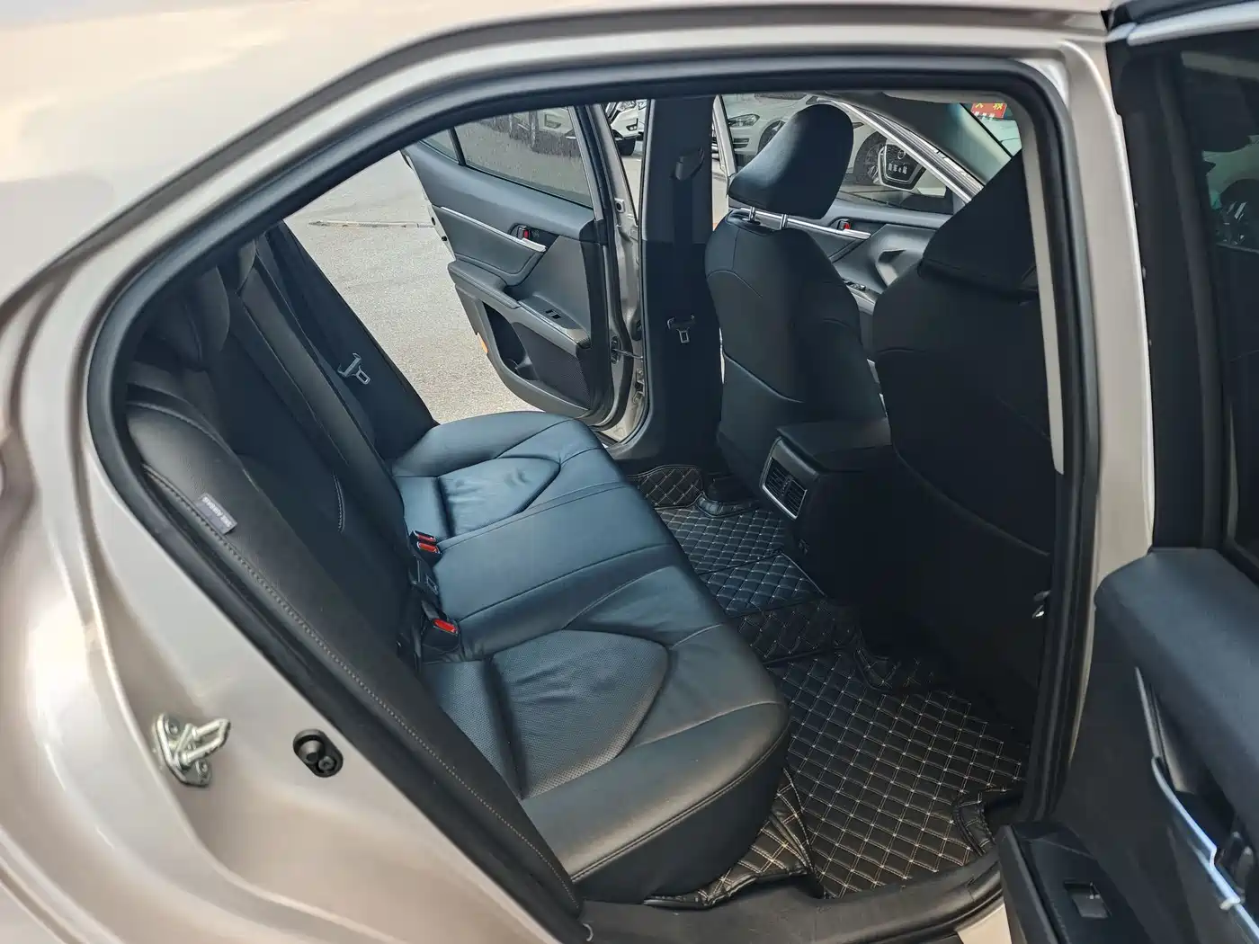 Toyota Camry 2021 2.0G Luxury Edition фото 10