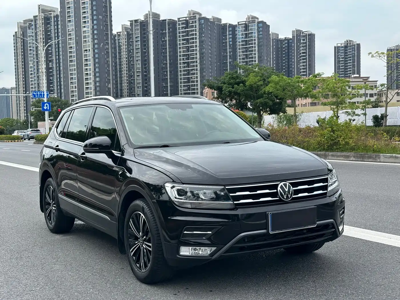 Volkswagen Tiguan L 2021 330TSI Automatic 2WD Smart фото 3