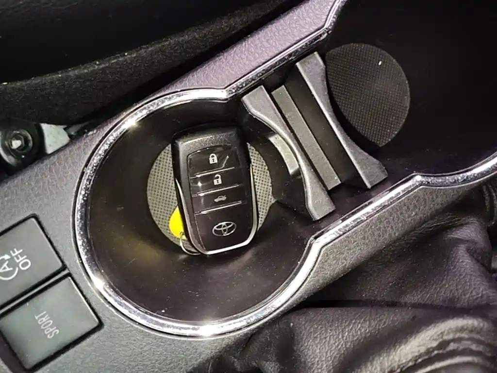 Toyota Corolla 2017 Facelift 1.2T S-CVT GL фото 9