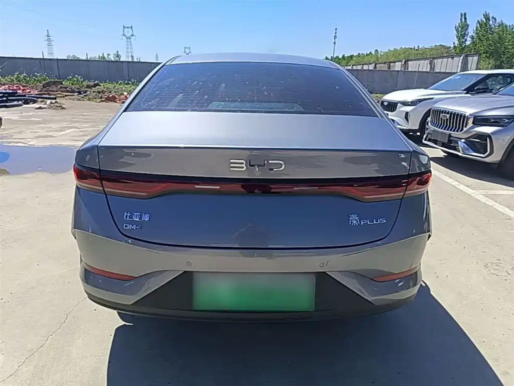 BYD Qin PLUS 2025 DM-i Smart Drive 55KM Leader фото 6