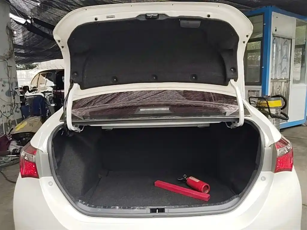Toyota Corolla 2017 Facelift 1.2T S-CVT GL фото 19