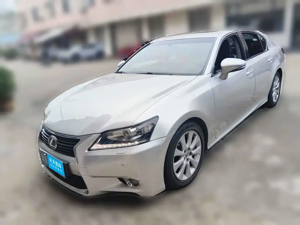 Фото 1 - Lexus GS