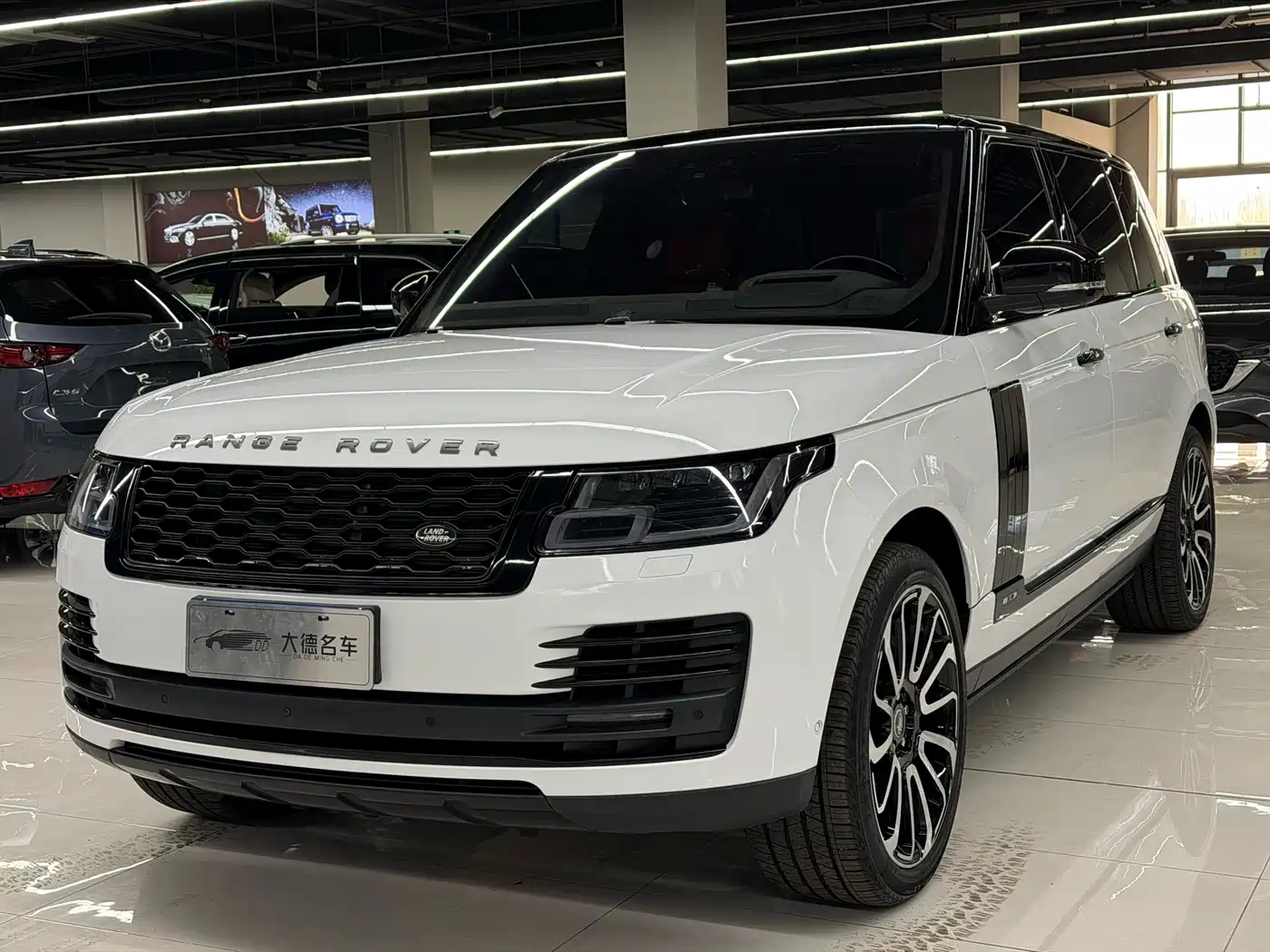 Land Rover Range Rover 2022 3.0 L6 400PS Prestige Genesis Extended Edition фото 3