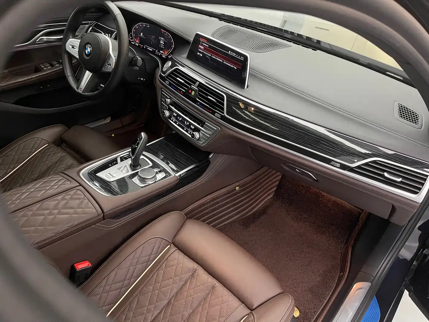BMW 7 Series 2021 Model 740Li Leading M Sport Package фото 21