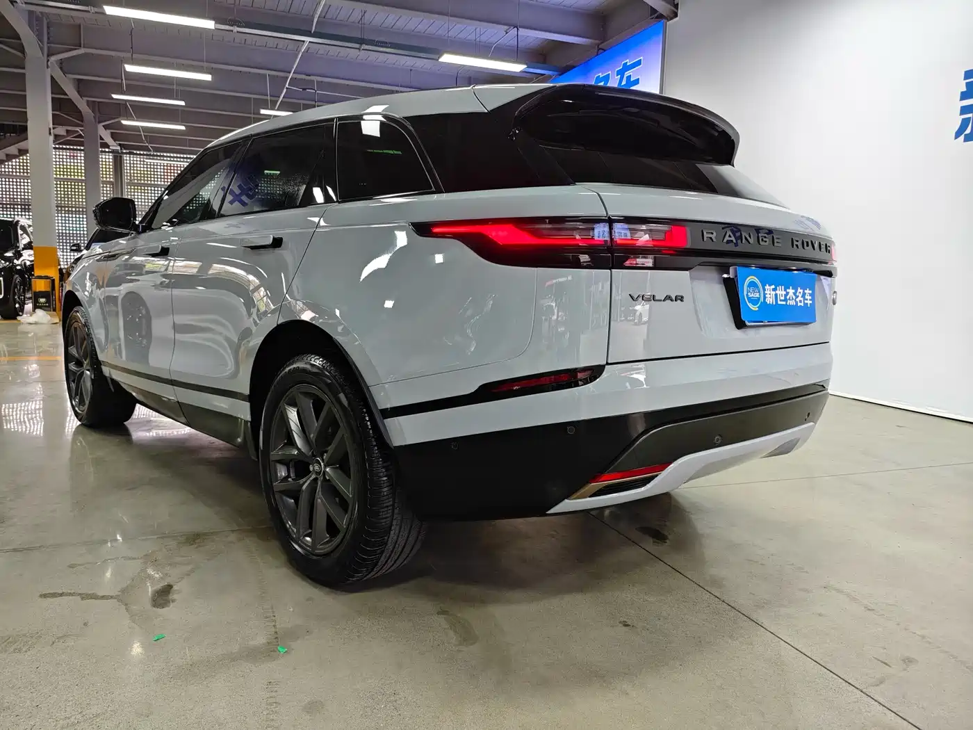 Land Rover Range Rover Velar 2024 Dynamic SE фото 17