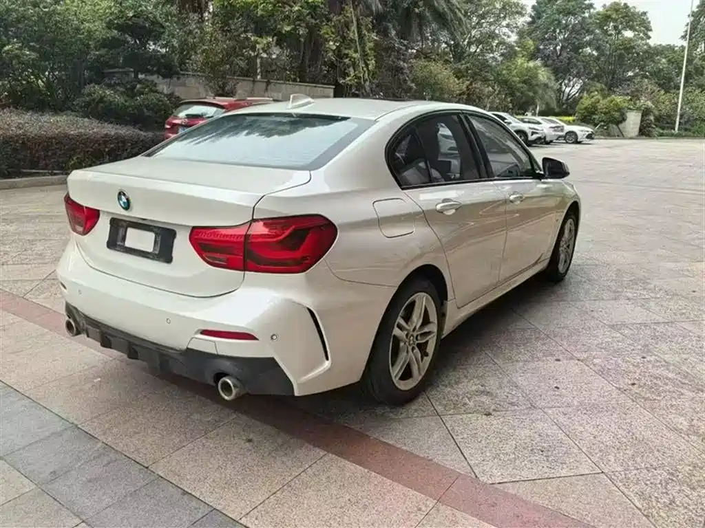 BMW 1 Series 2020 Model 120i M Sport Package фото 4