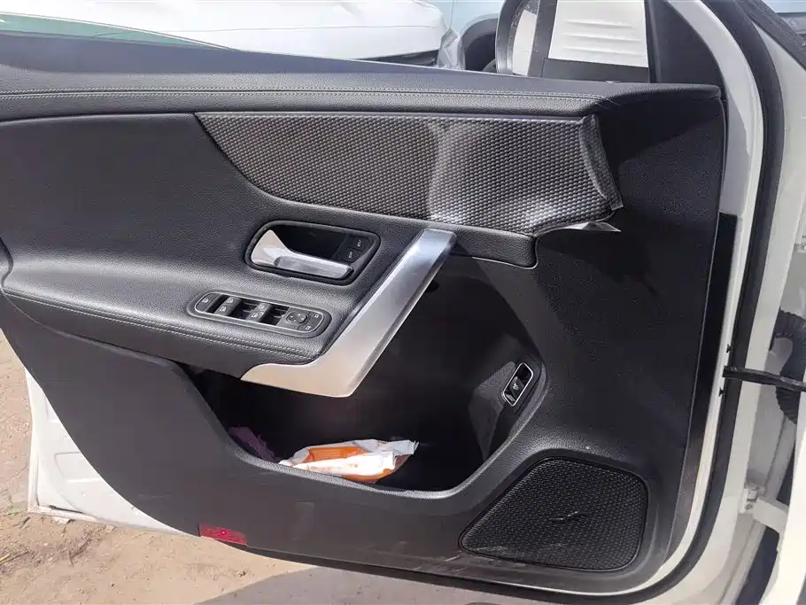 Mercedes-Benz A-Class 2019 A 180 L Sport Sedan фото 7