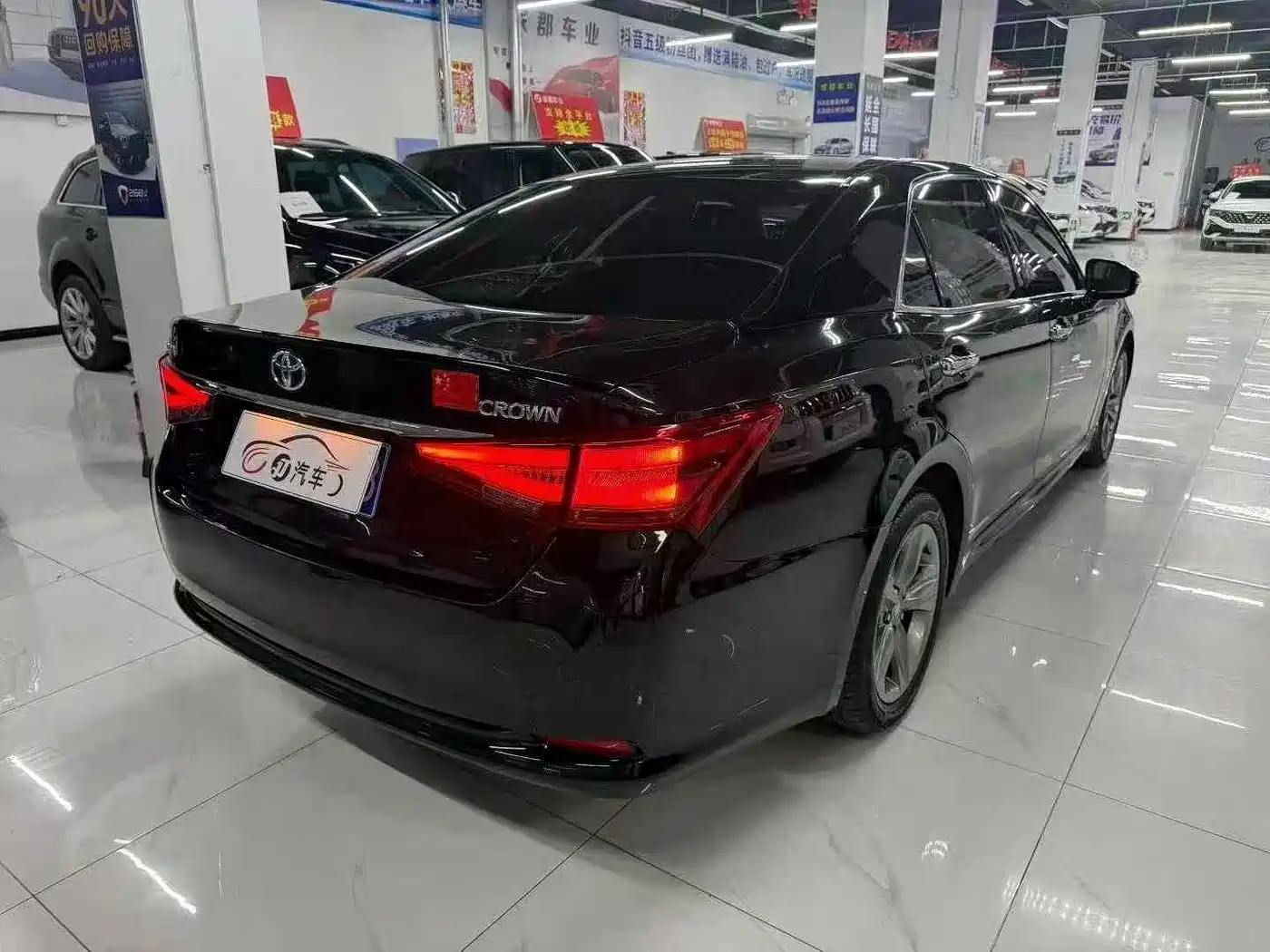 Toyota Crown 2015 2.0T Fashion фото 5