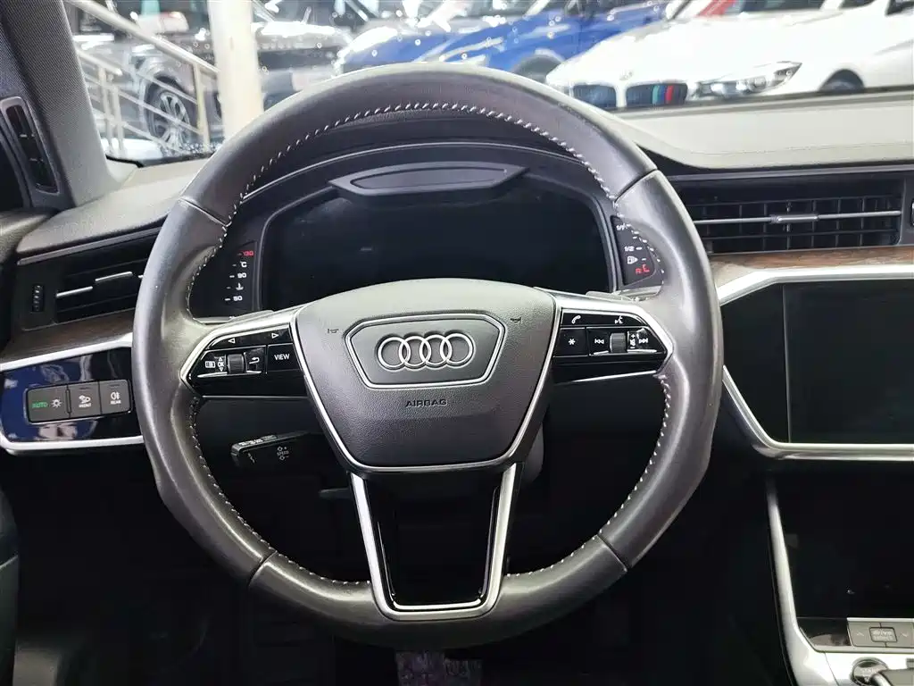 Audi A6L 2021 40 TFSI Luxury Sport фото 15