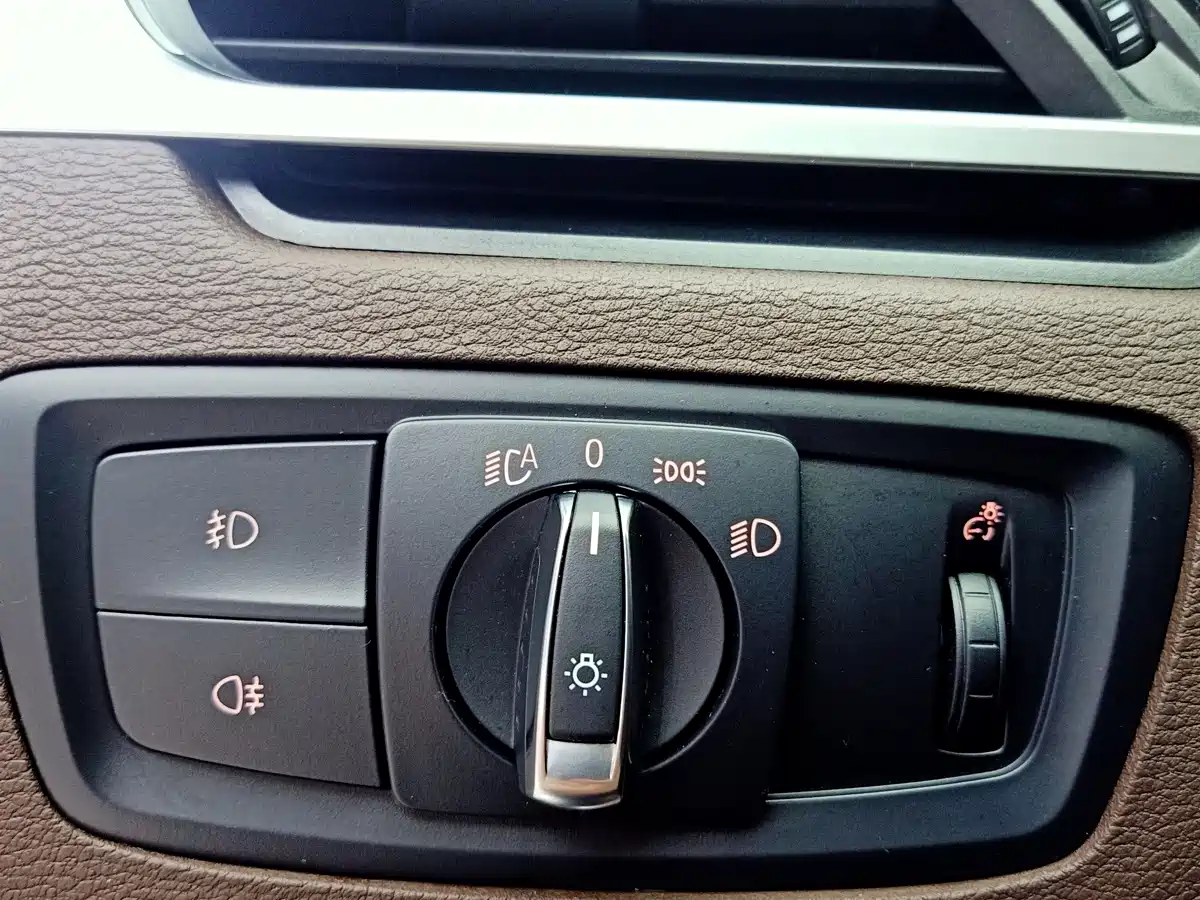 BMW X1 2016 xDrive20Li Luxury Model фото 15
