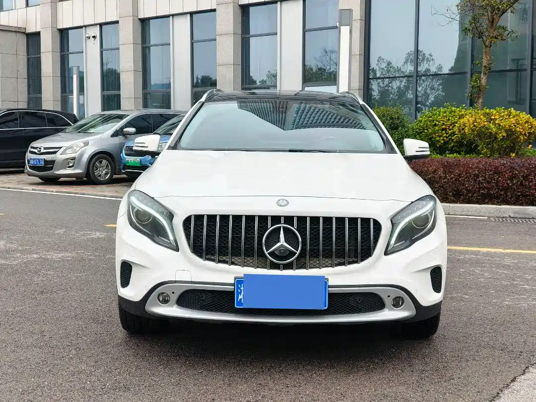 Mercedes-Benz GLA 2016 GLA 200 Fashion фото 2