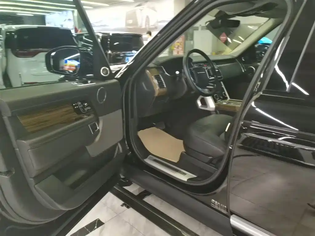 Land Rover Range Rover 2019 3.0 SC V6 Heritage Extended Edition фото 16