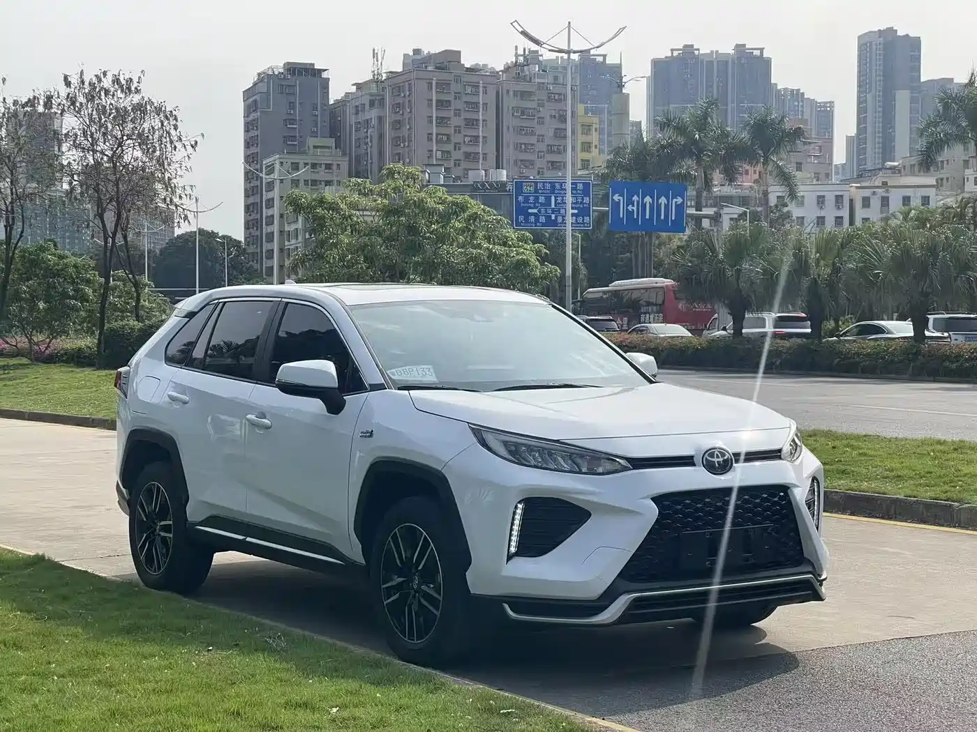 Toyota Wildlander New Energy 2021 High Performance 2.5L 2WD Power Edition фото 3