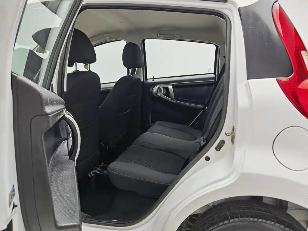 JAC Motors Yueyue 2015 2013 1.0L Comfort Model