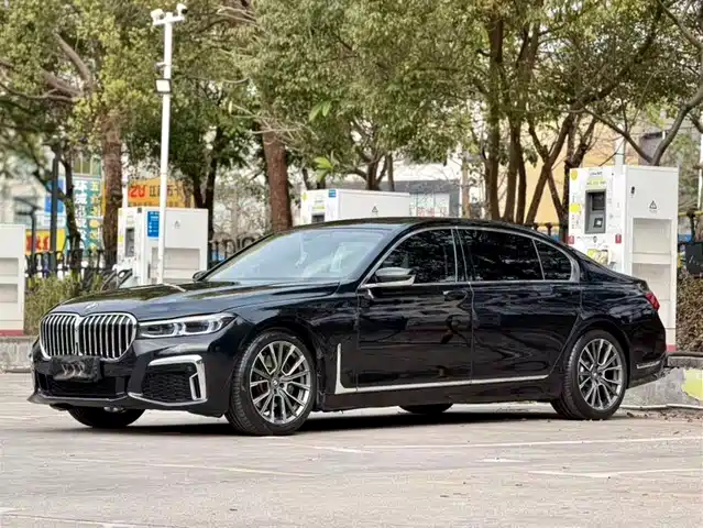 BMW 7 SERIES