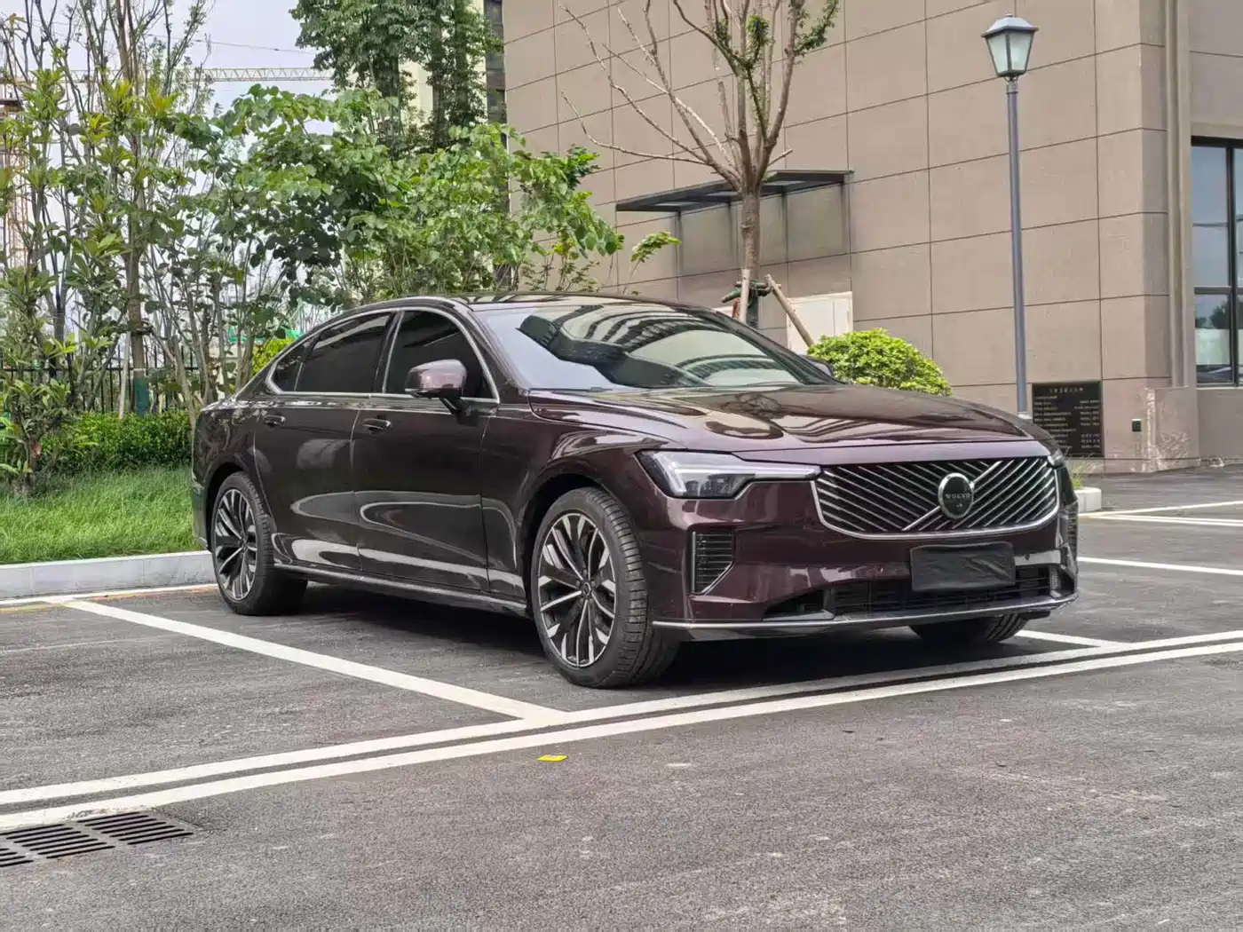 Volvo S90 2026 B5 Zhiya Luxury Edition фото 2