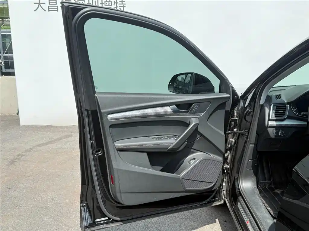 Audi Q5L 2020 45 TFSI Exclusive Fashion фото 12