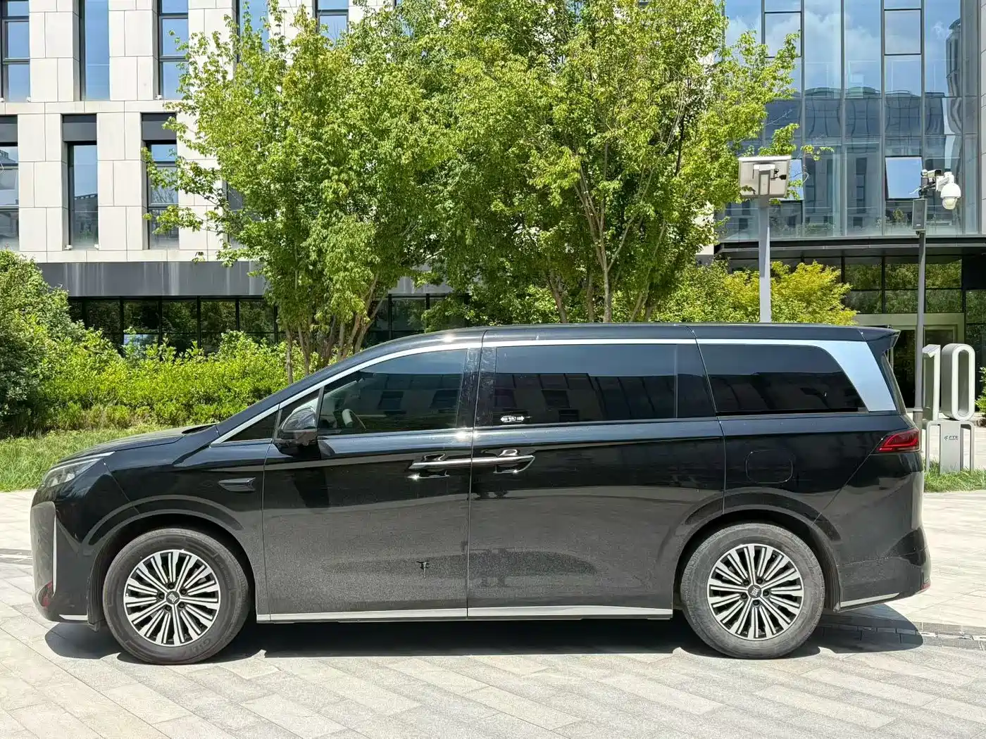 BYD Xia 2025 2025 DM-i 1.5T 100km Surpass Edition