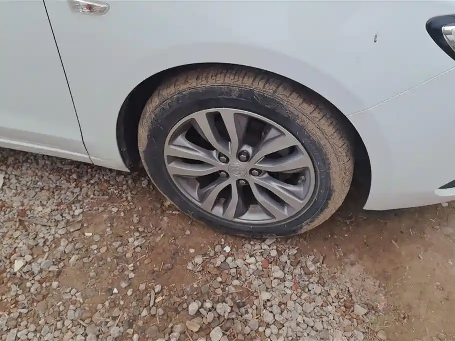 Buick Excelle 2021 Facelift 1.3T Auto Mild Hybrid Elite фото 6