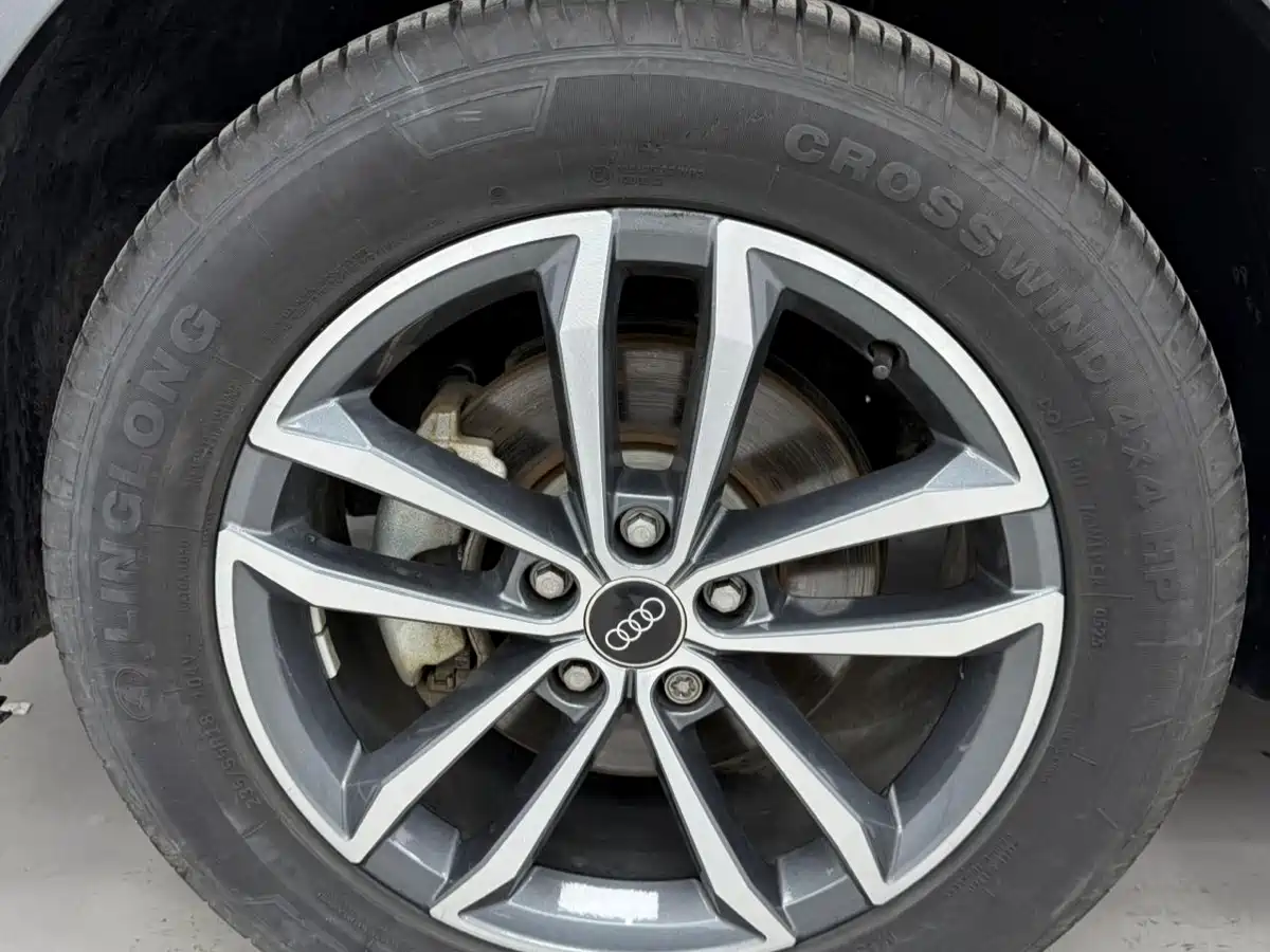 Audi Q3 2023 35 TFSI Progressive Dynamic (1.4T) фото 21