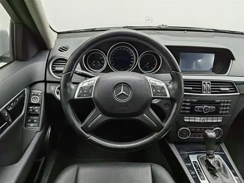 Mercedes-Benz C-Class 2011 C 180K Classic фото 11