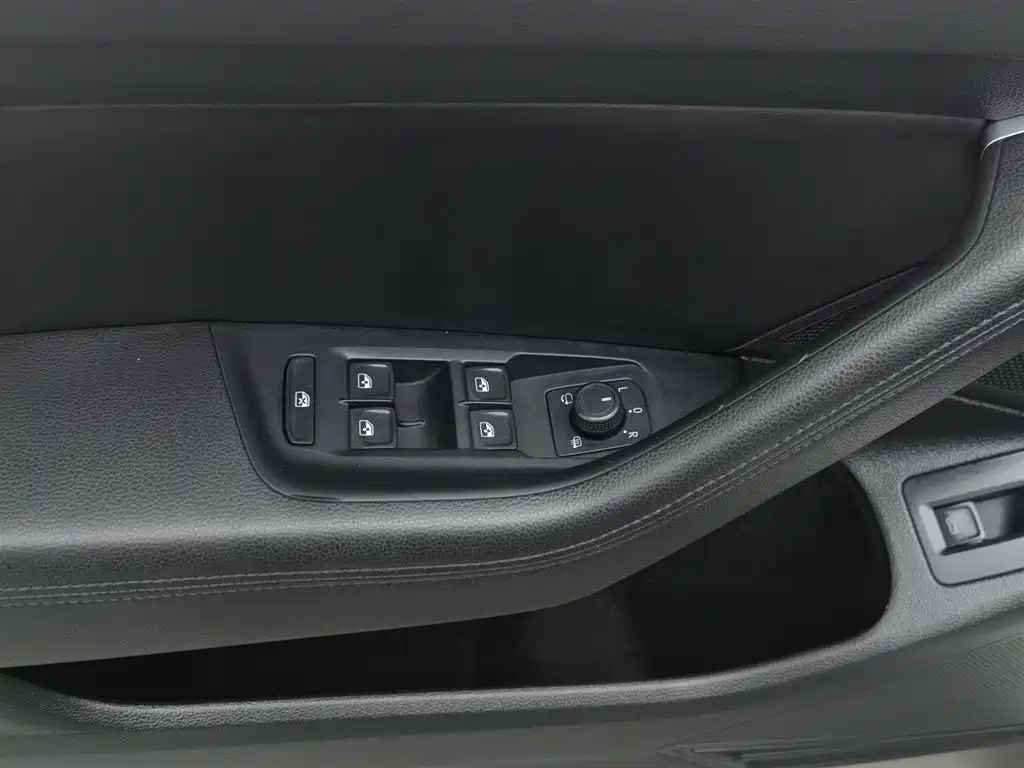 Volkswagen Weilan 2018 380TSI 2WD Comfort Edition фото 9