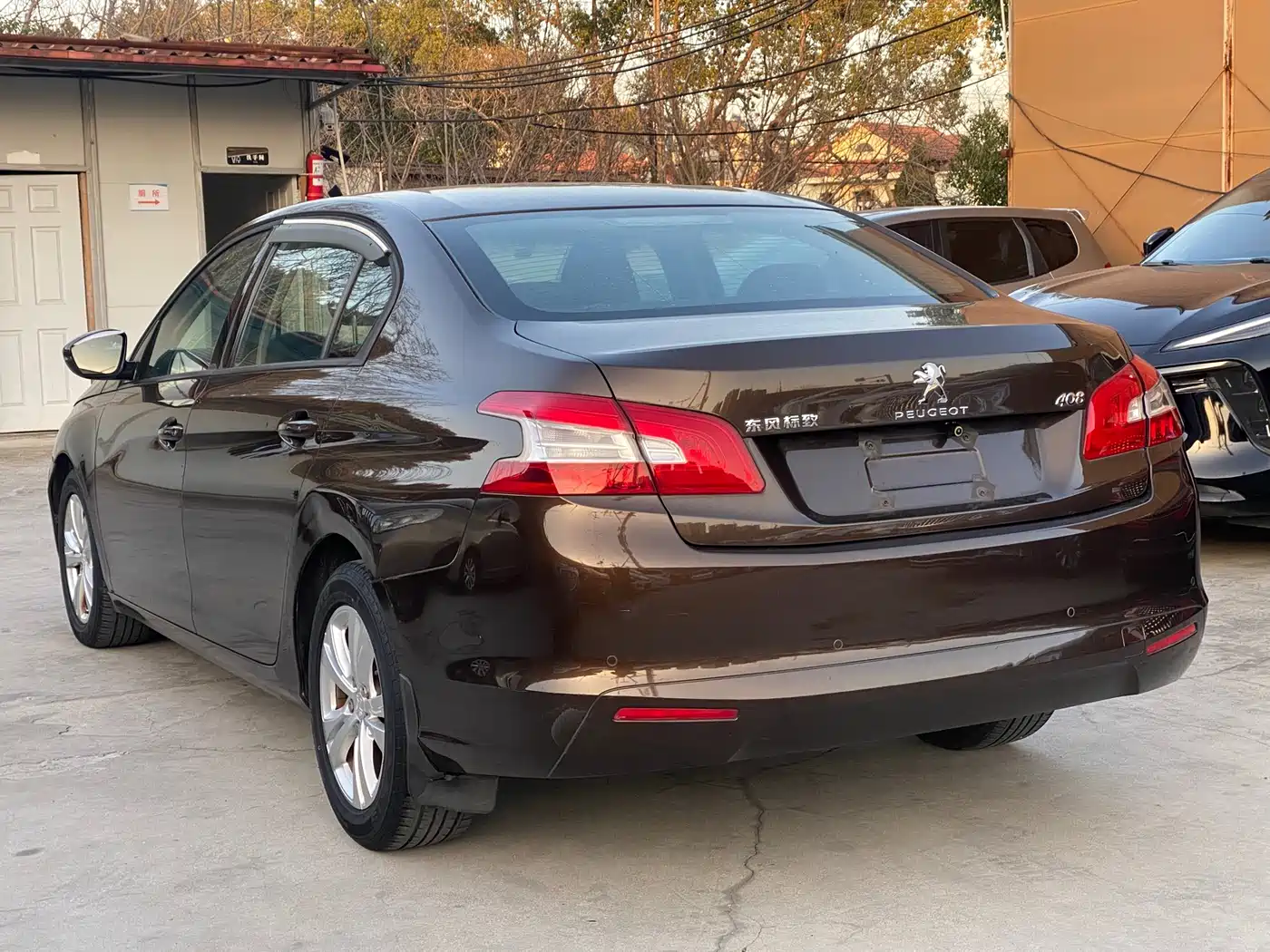 Peugeot 408 2014 1.8L Manual Leading Edition фото 14