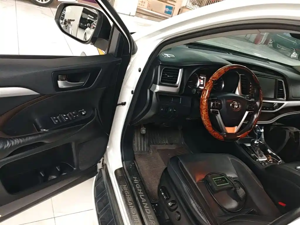 Toyota Highlander 2018 2.0T 4WD Luxury 7-seater China VI фото 16