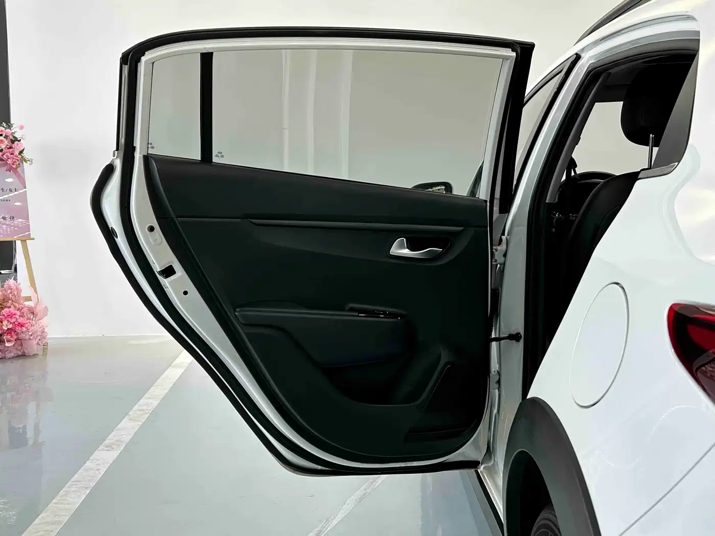 Kia KX CROSS 2018 1.6L Automatic Smart Sunroof Edition фото 12