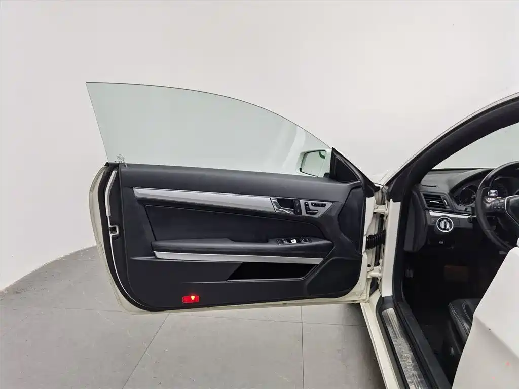 Mercedes-Benz E-Class (Import) 2011 E 260 CGI Coupe фото 8