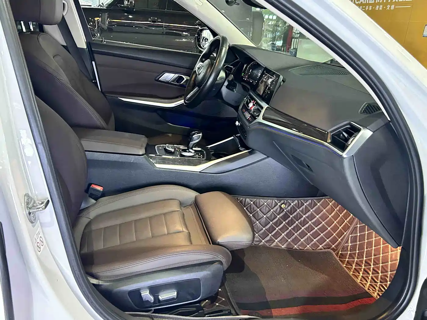 BMW 3 Series 2020 325Li M Sport Package фото 10